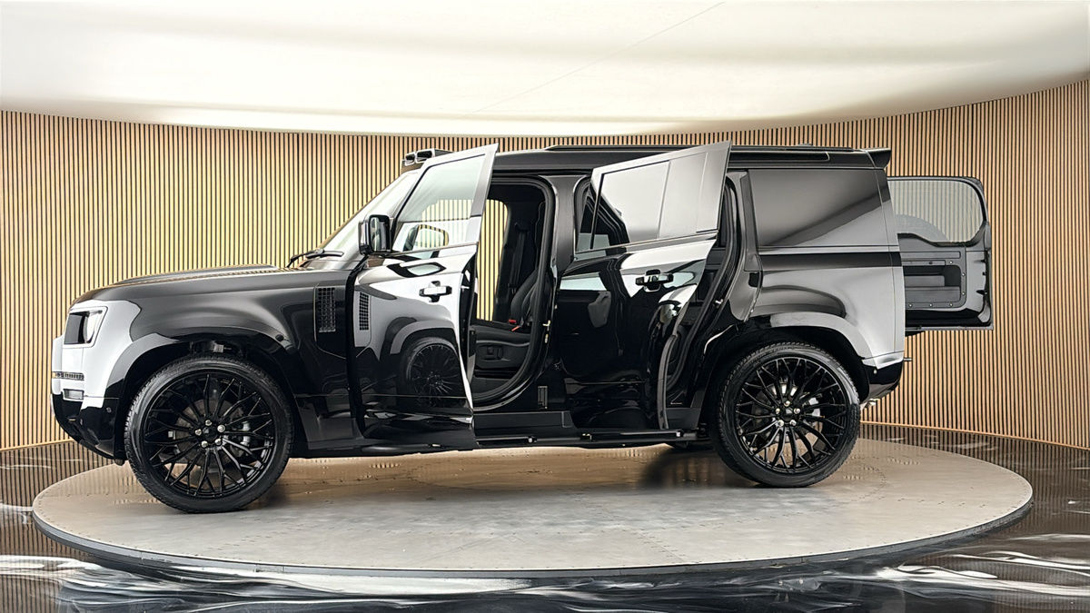More views of Land Rover Defender 110