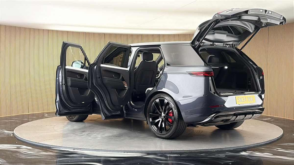 More views of Land Rover Range Rover Sport