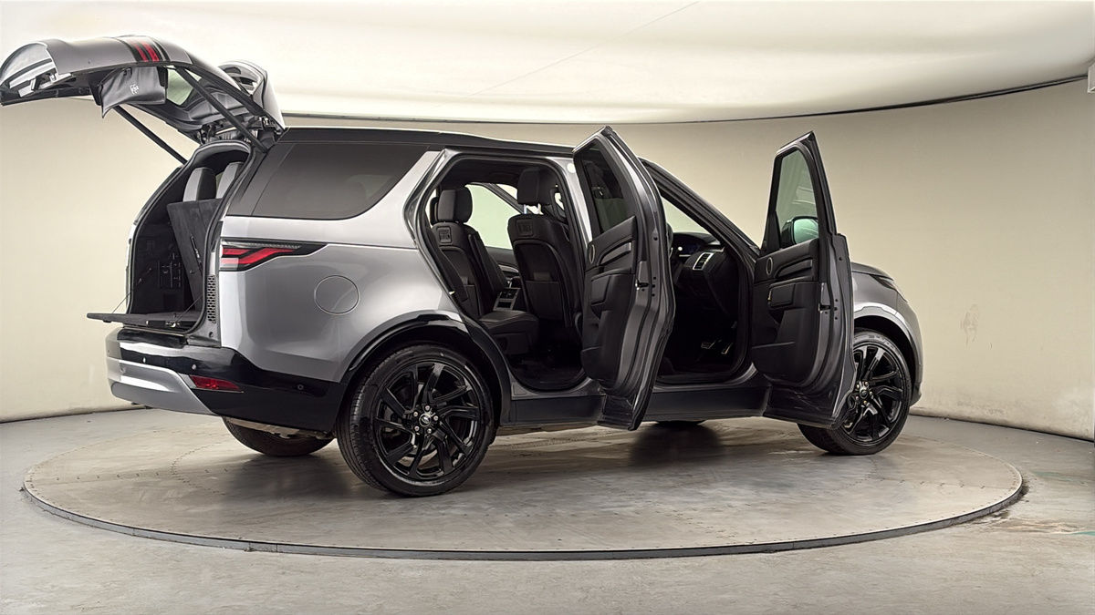 More views of Land Rover Discovery