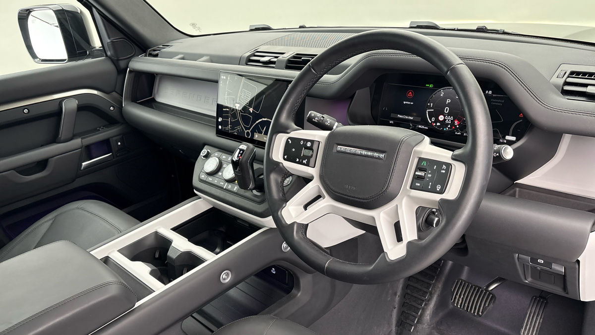 Land Rover Defender 110 Image 5