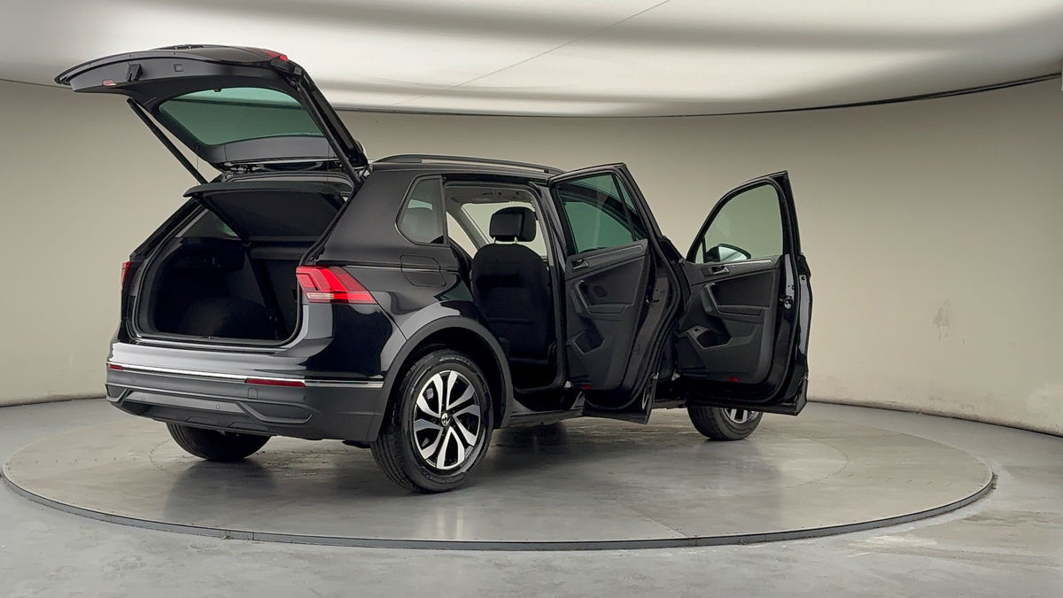 More views of Volkswagen Tiguan