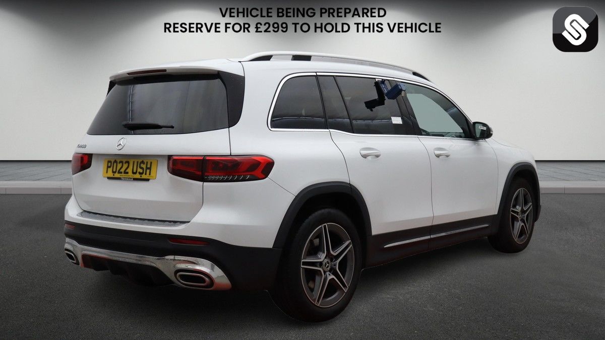 Mercedes-Benz GLB Image 4