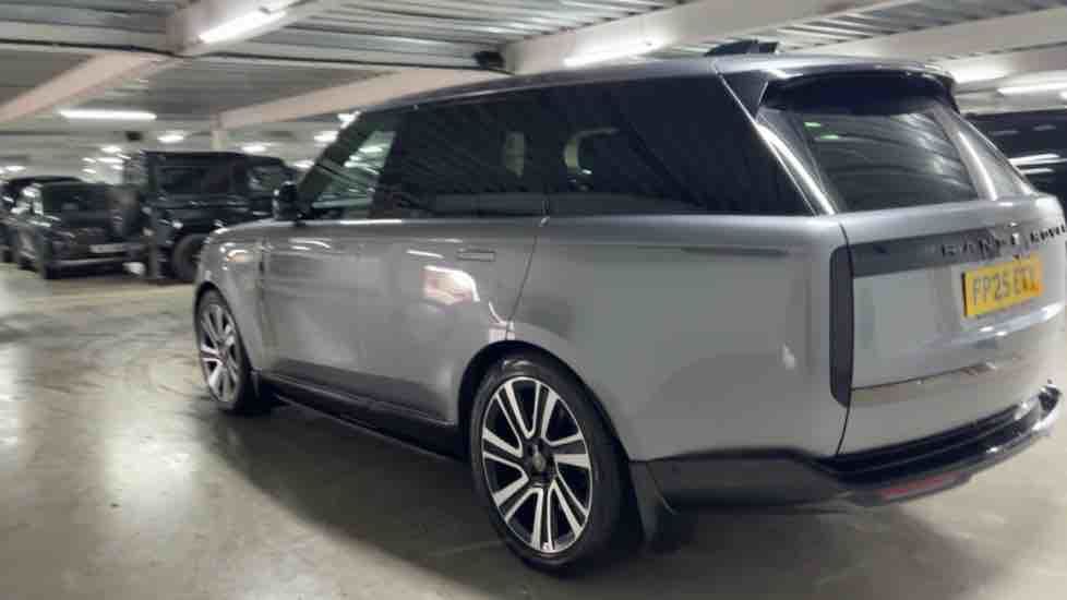 More views of Land Rover Range Rover