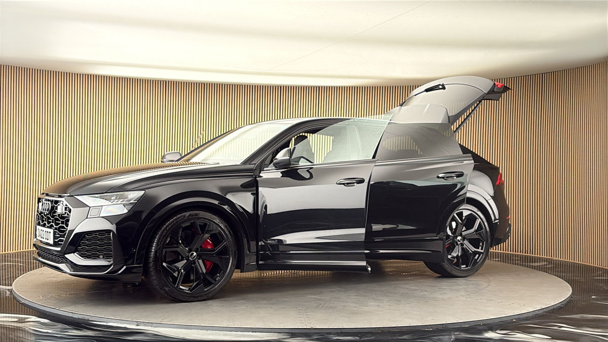 More views of Audi RSQ8