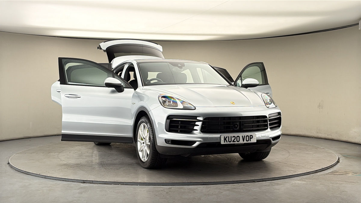 More views of Porsche Cayenne