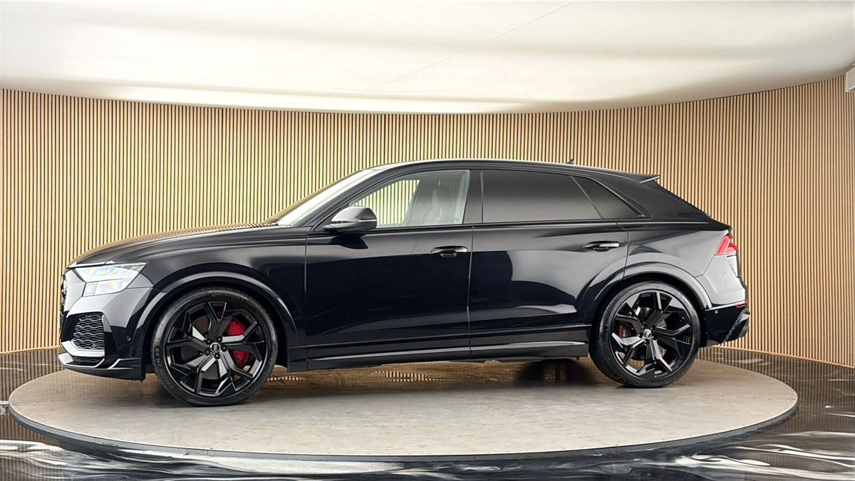 More views of Audi RSQ8