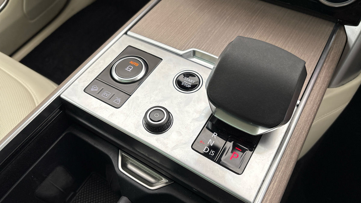 Land Rover Range Rover Image 25