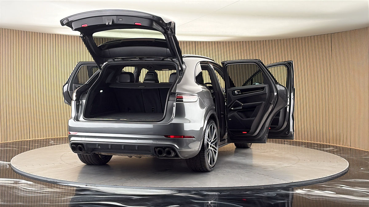 More views of Porsche Cayenne