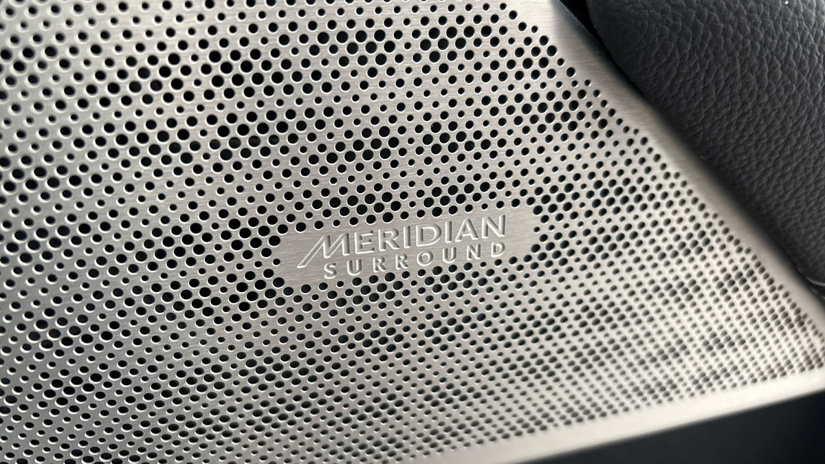 Land Rover Range Rover Velar Image 25