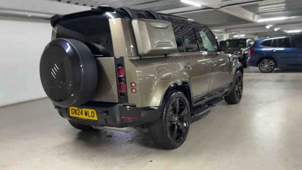 More views of Land Rover Defender 110