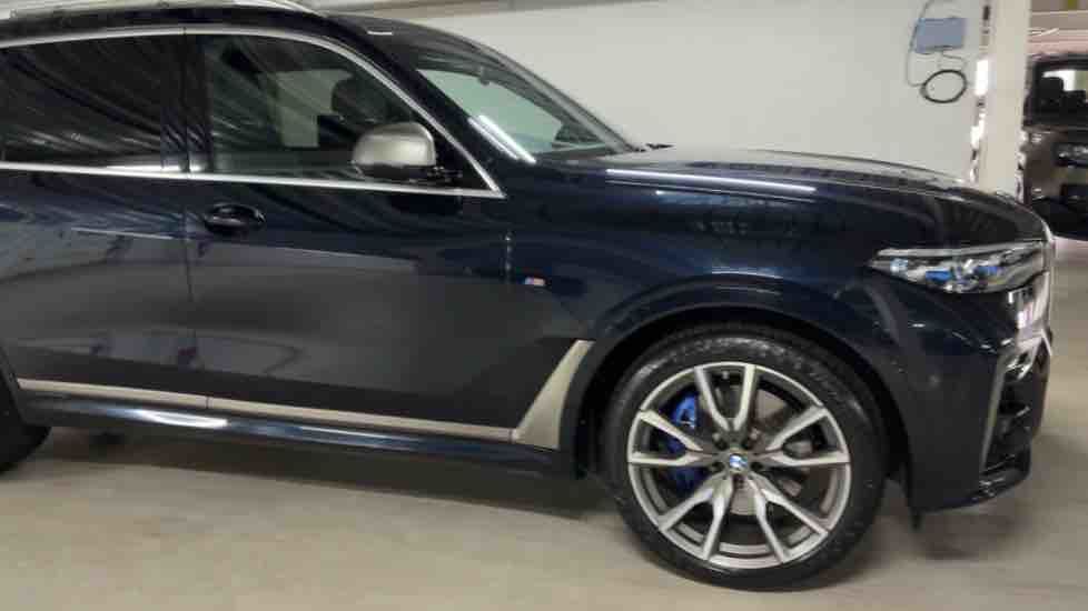 More views of BMW X7