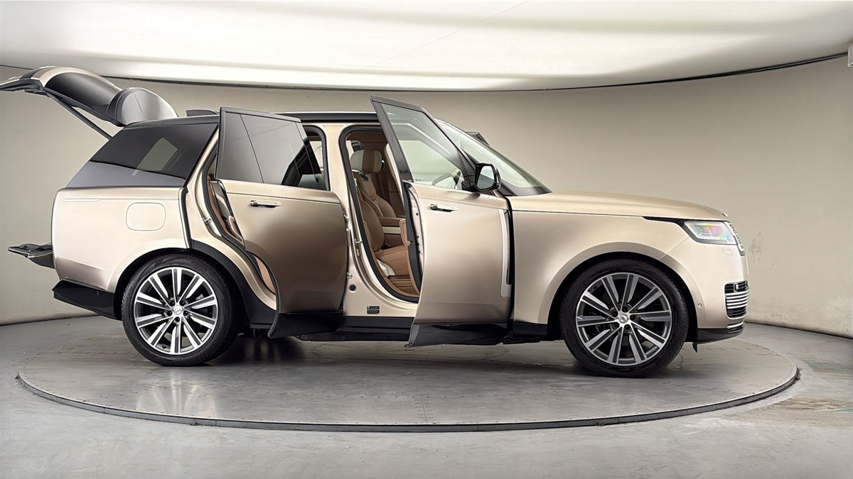 More views of Land Rover Range Rover