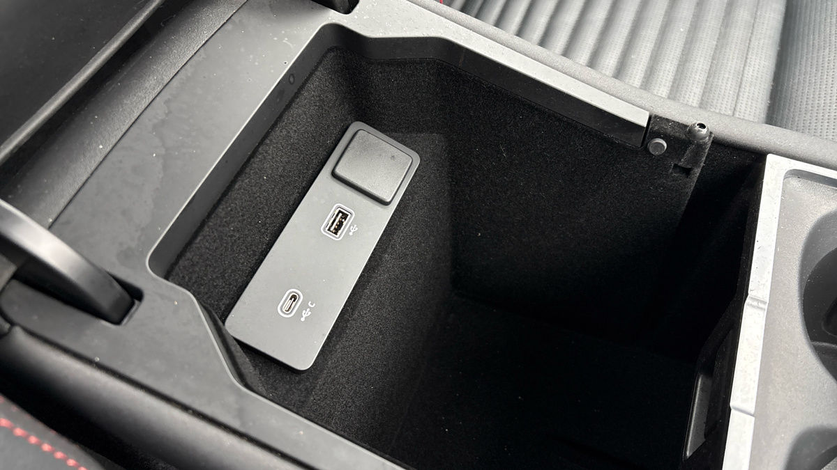 Land Rover Discovery Sport Image 29