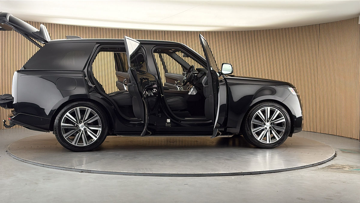 More views of Land Rover Range Rover