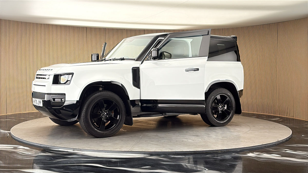 More views of Land Rover Defender 90