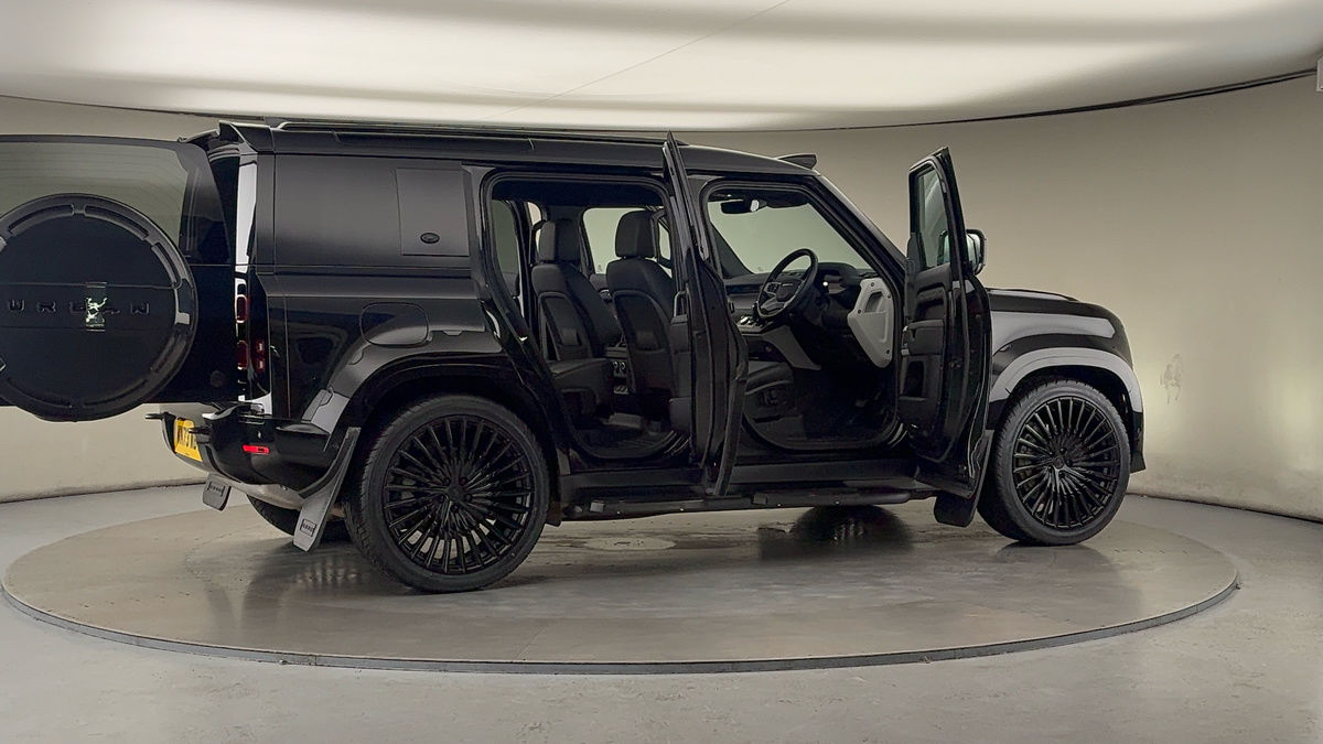 More views of Land Rover Defender 110