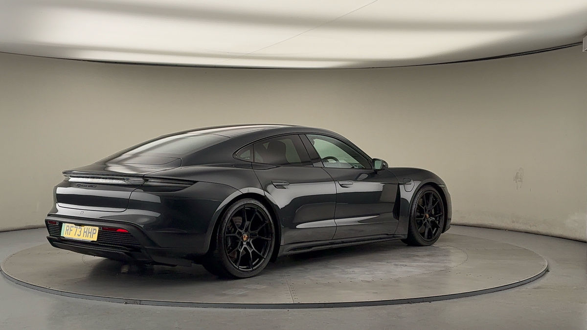 Porsche Taycan Image 21