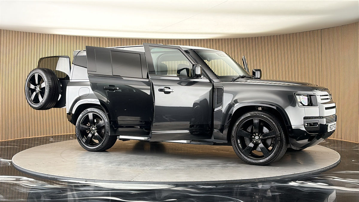 More views of Land Rover Defender 110