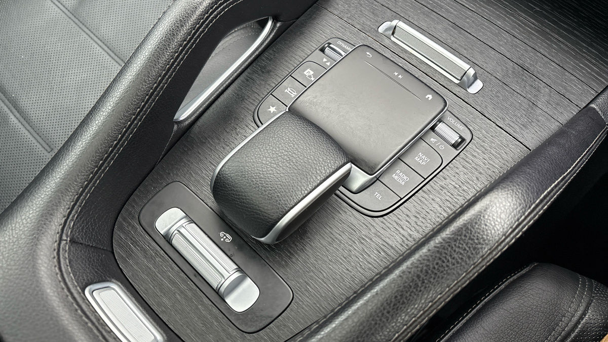 Mercedes-Benz GLE Image 25