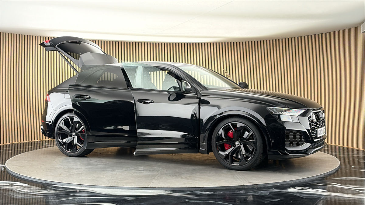 More views of Audi RSQ8