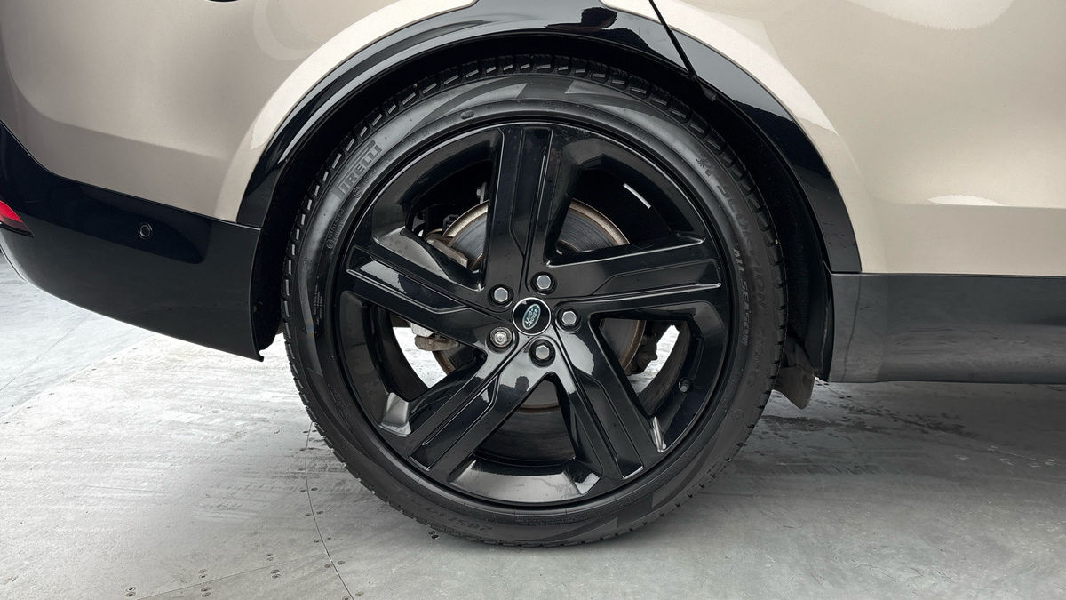 Land Rover Discovery Image 10