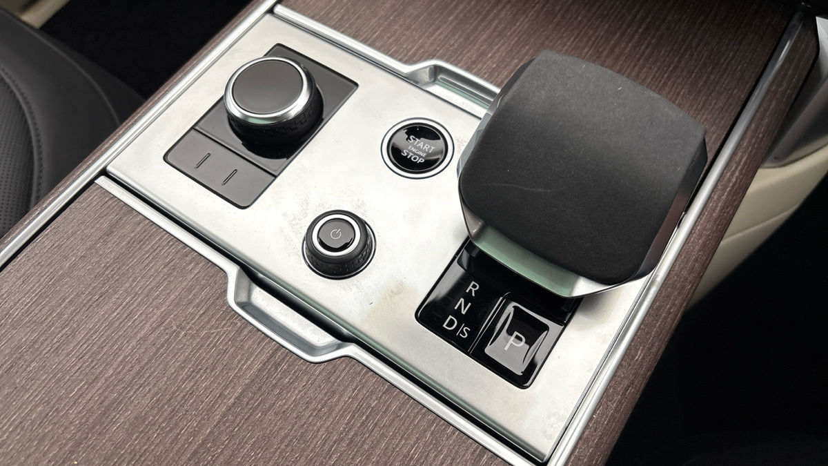Land Rover Range Rover Image 25
