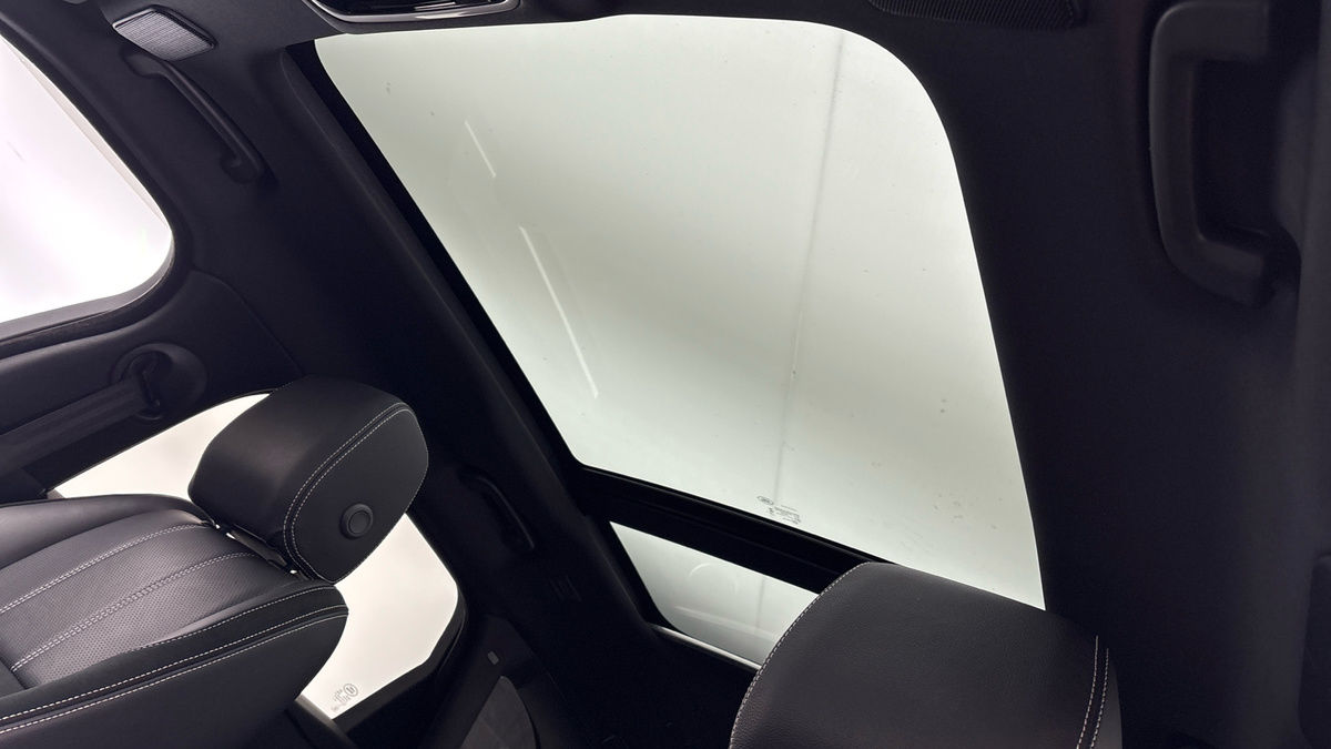 Land Rover Range Rover Velar Image 6