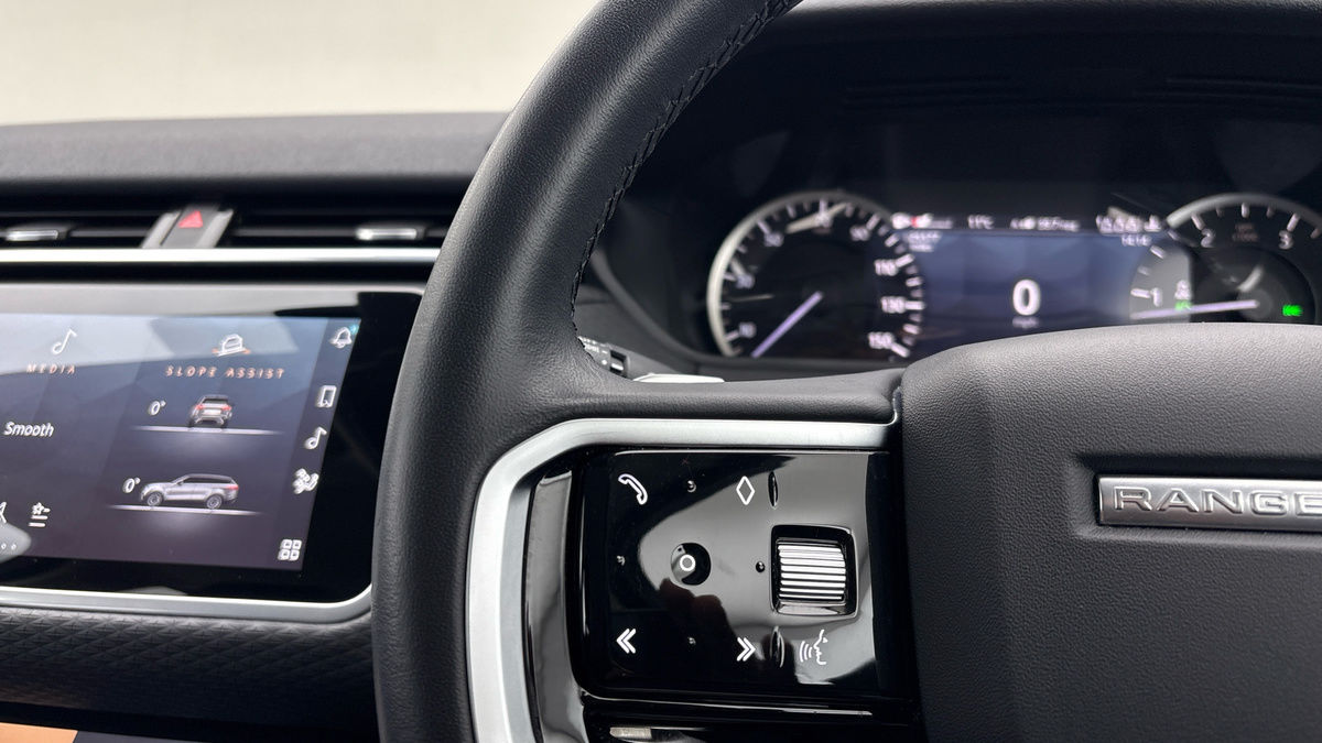 Land Rover Range Rover Velar Image 13