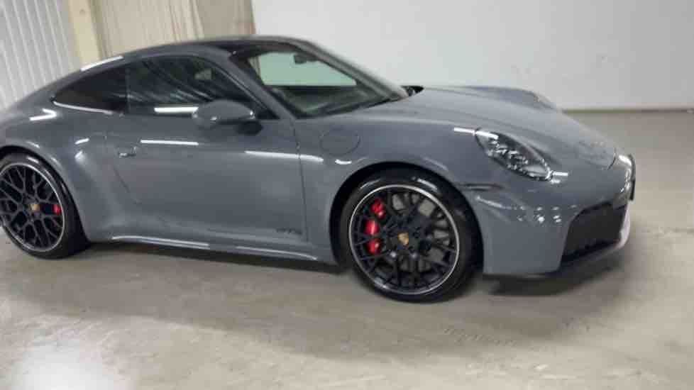 More views of Porsche 911