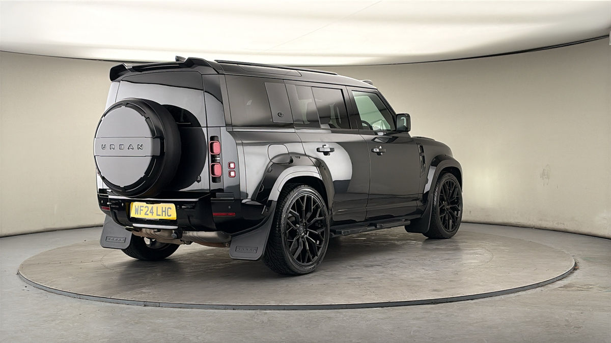 More views of Land Rover Defender 110