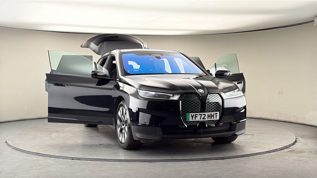 More views of BMW iX