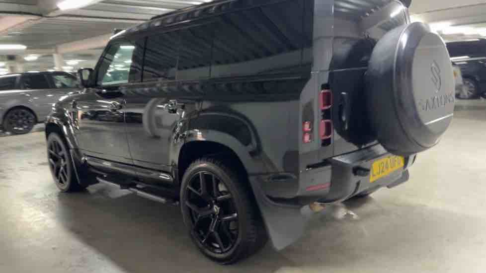 More views of Land Rover Defender 110