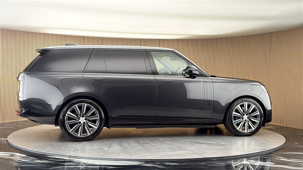 More views of Land Rover Range Rover