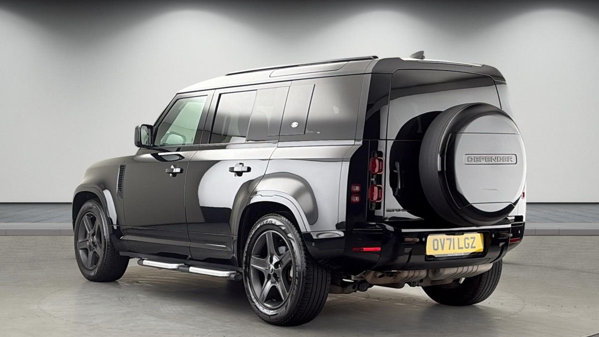 Land Rover Defender 110 Image 2