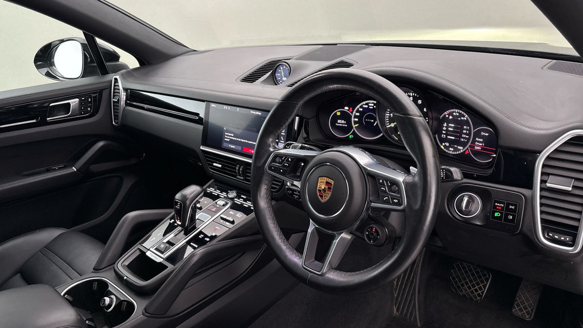 Porsche Cayenne Image 5