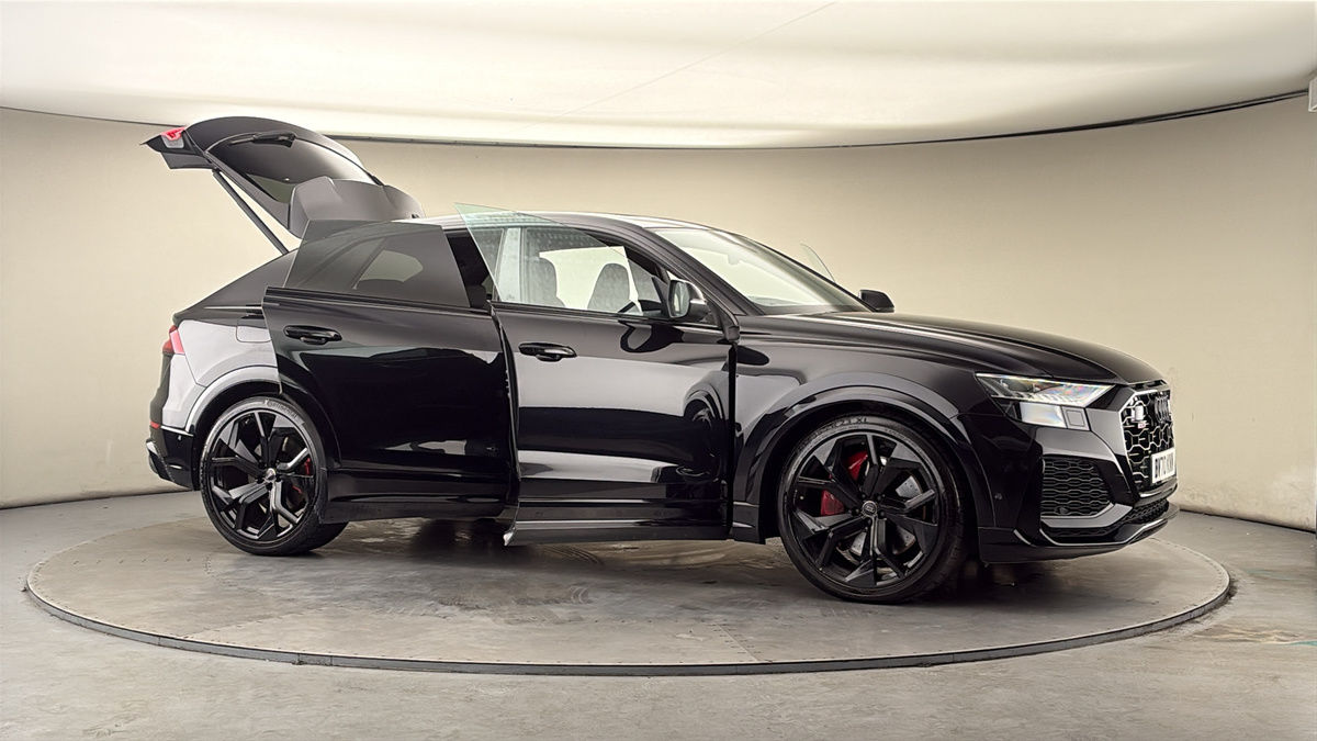 More views of Audi RSQ8