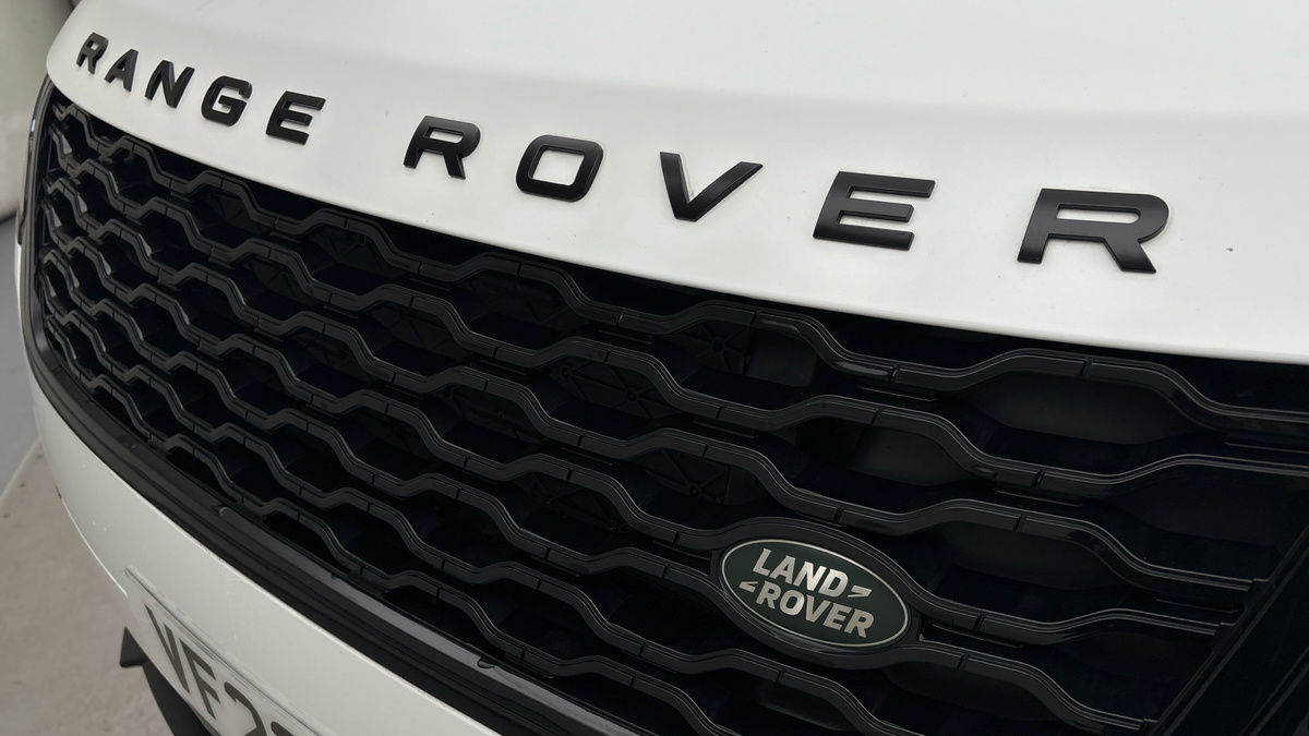Land Rover Range Rover Velar Image 24