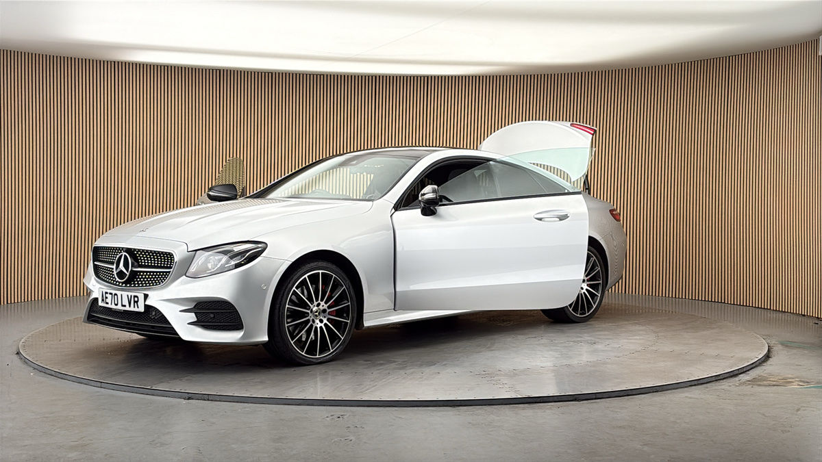 Mercedes-Benz E Class Image 22