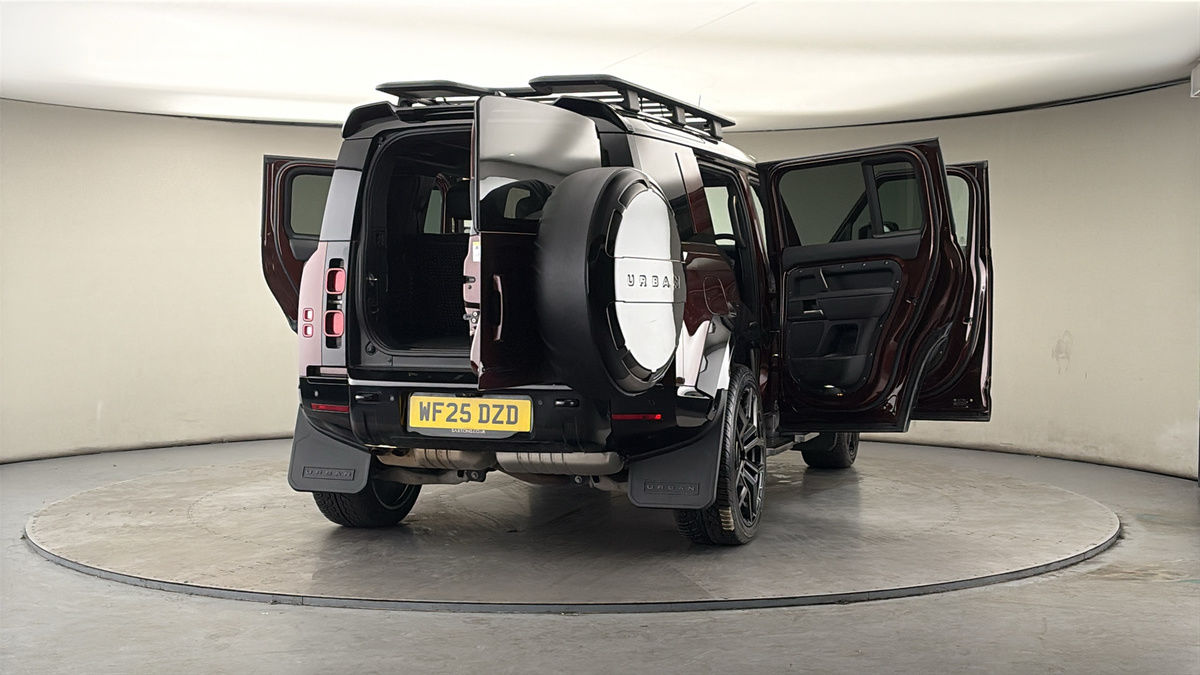 More views of Land Rover Defender 110