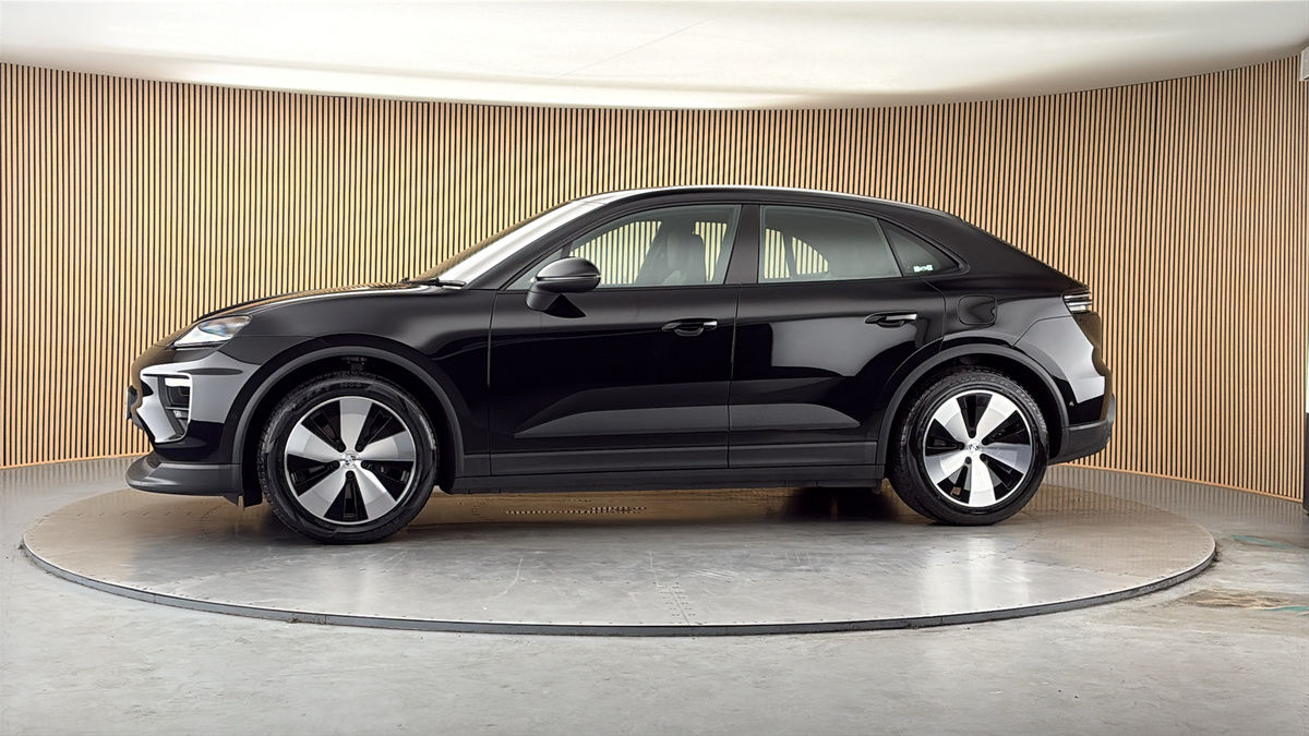 More views of Porsche Macan