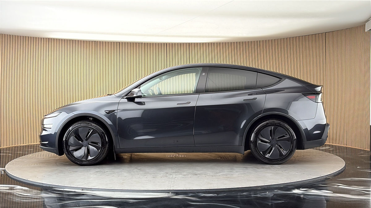 Tesla Model Y Image 15