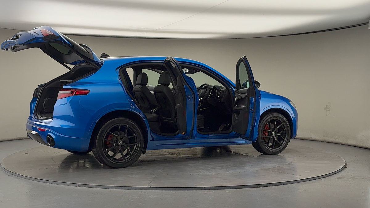 More views of Alfa Romeo Stelvio