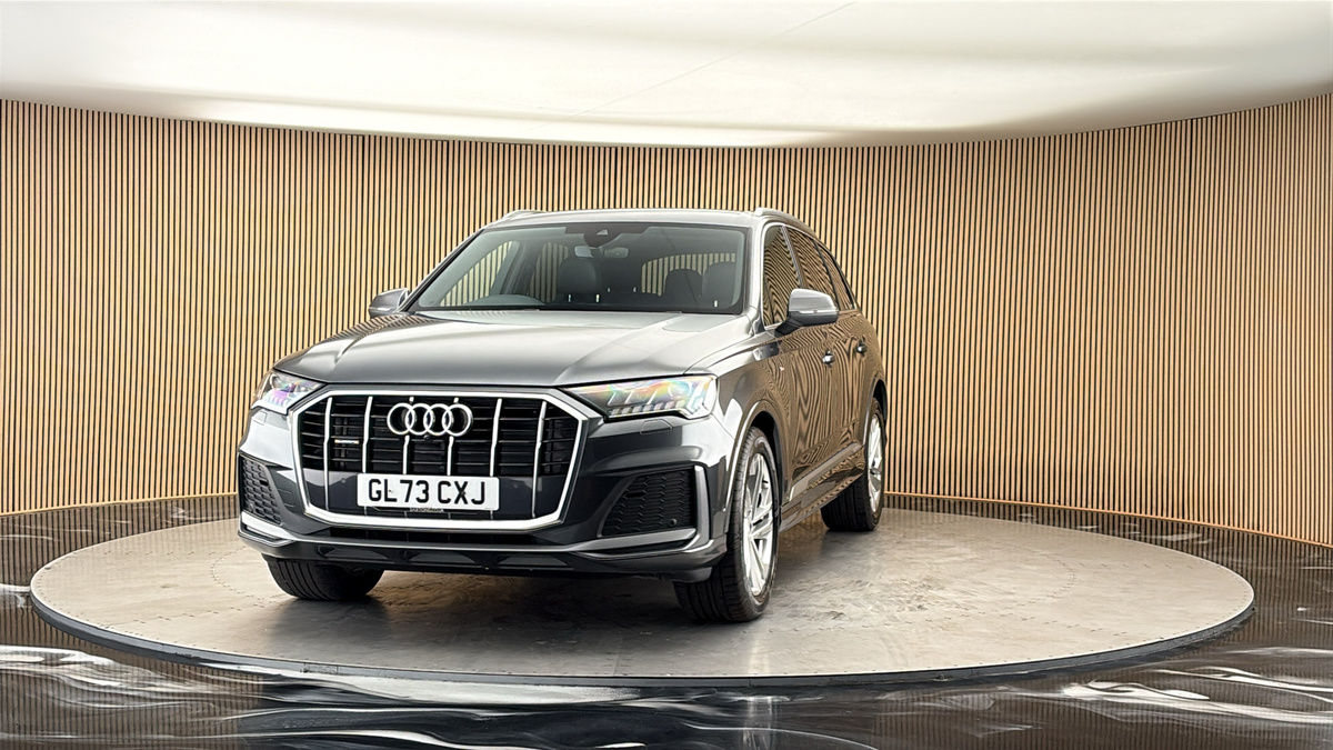 More views of Audi Q7