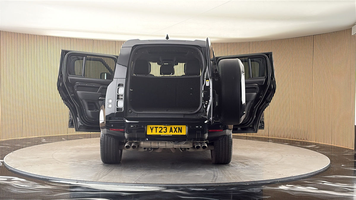More views of Land Rover Defender 110