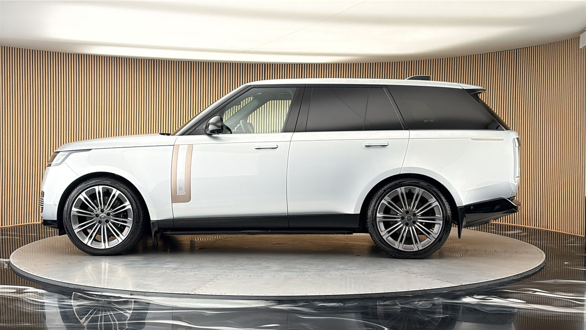 More views of Land Rover Range Rover