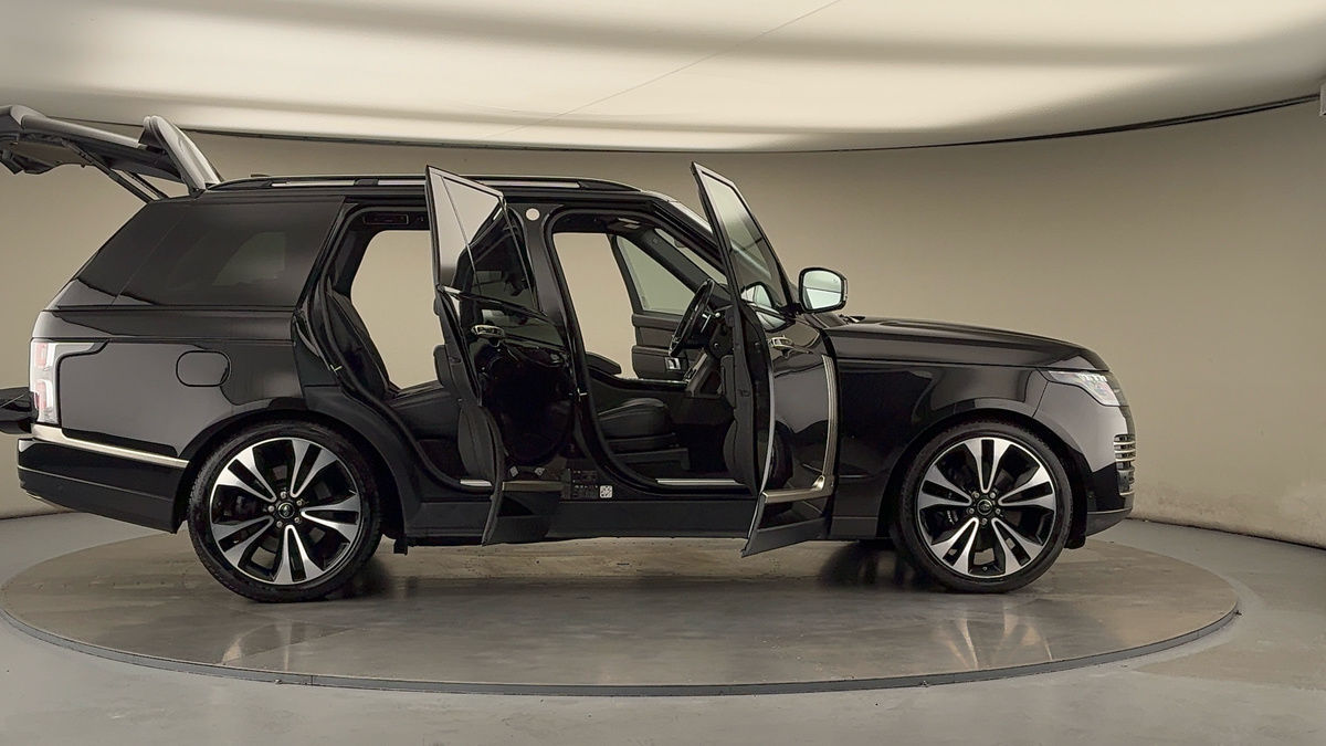 More views of Land Rover Range Rover