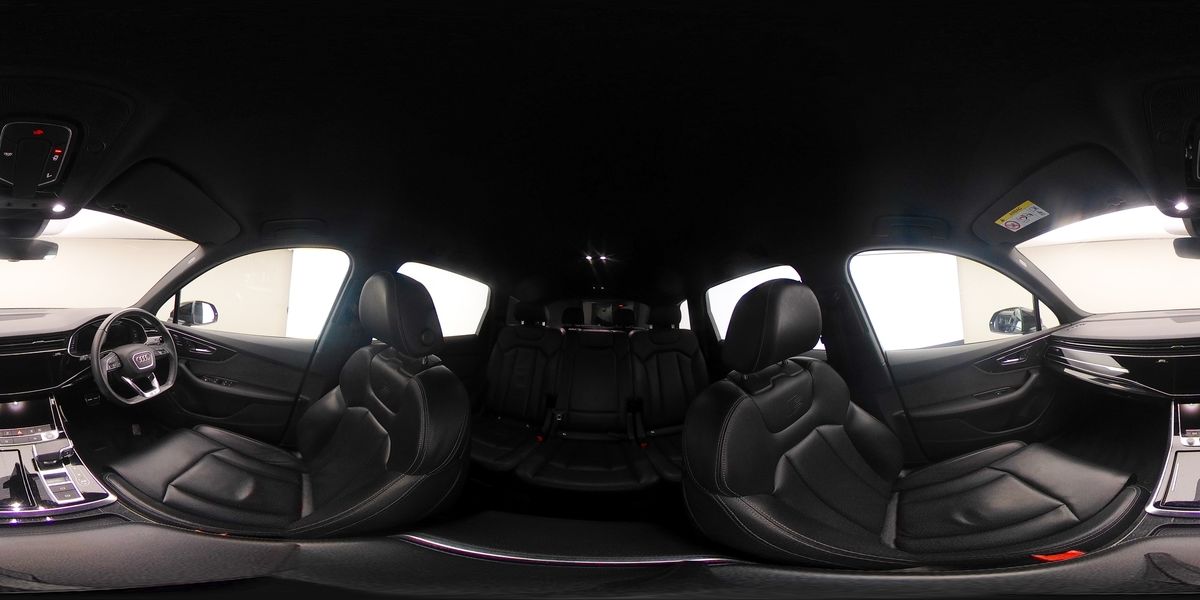 More views of Audi Q7