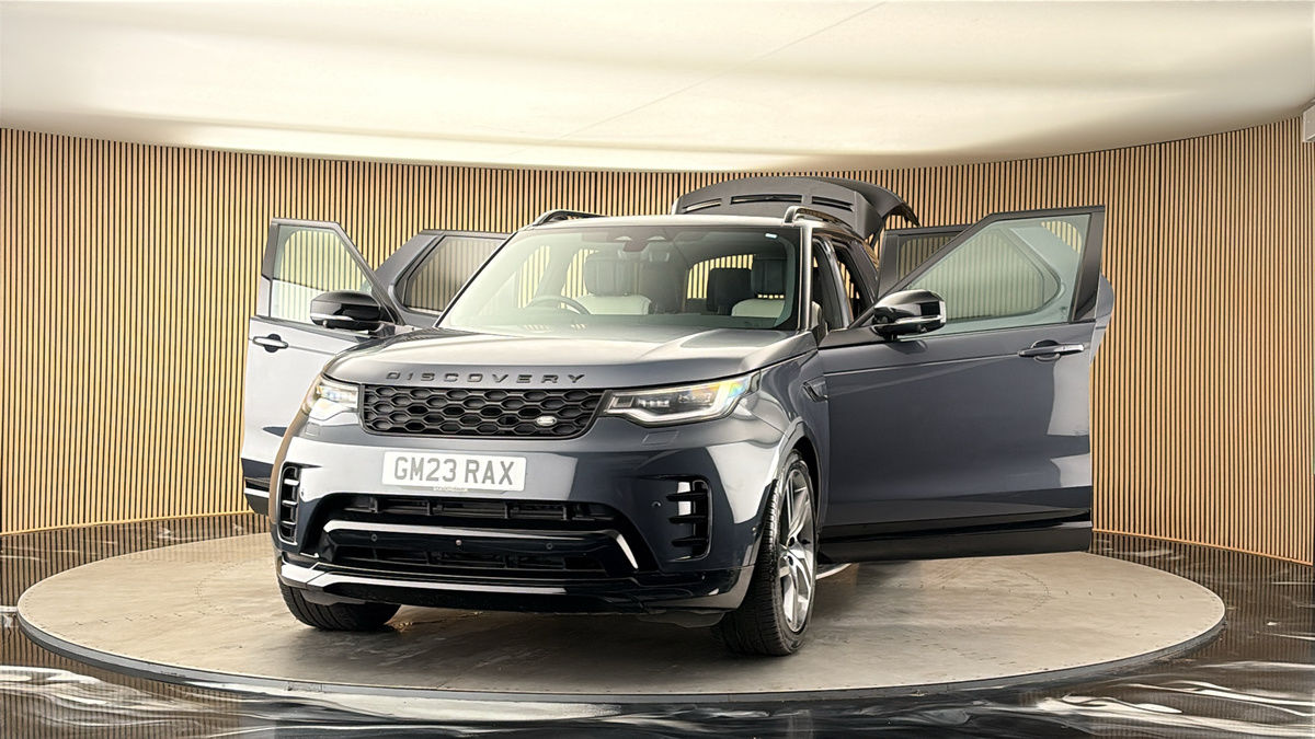 More views of Land Rover Discovery