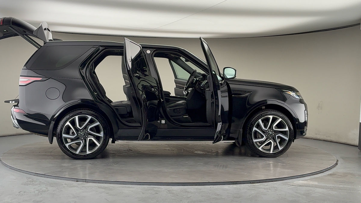 More views of Land Rover Discovery