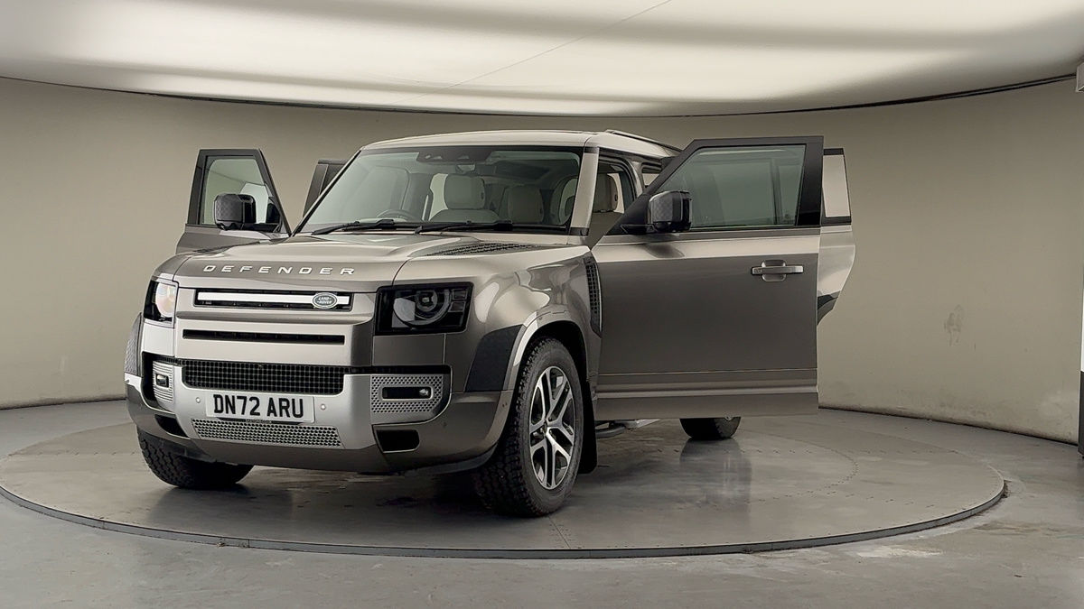 More views of Land Rover Defender 110